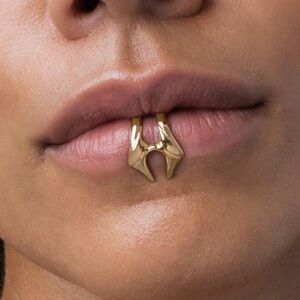 Vitaly Lip Cuff